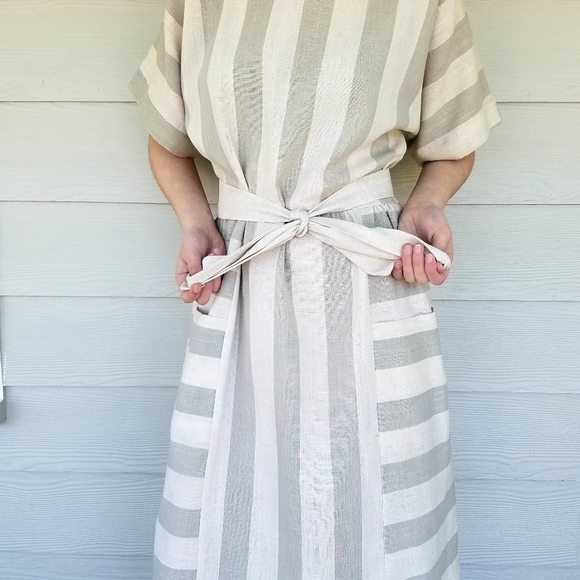 *SOLD*Vintage 80s Minimalist Lagenlook Dress Gray/Oat Color Belted Pockets - Picture 2 of 16